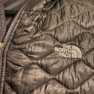 The North Face women’s thermoball black jacket